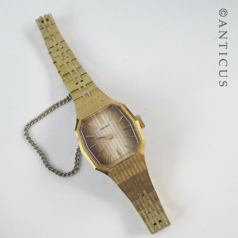 Ladies Seiko Manual Wind Watch, 15 Jewels.