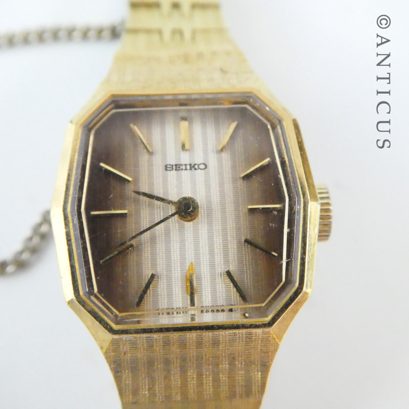 Ladies Seiko Manual Wind Watch, 15 Jewels.