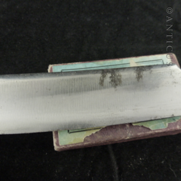 French Shaver with Original Rouge.