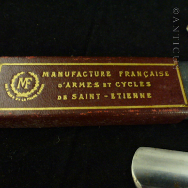 French Shaver with Original Rouge.