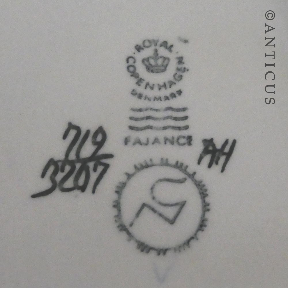 Royal Copenhagen Art Vase, Nils Thorsson.