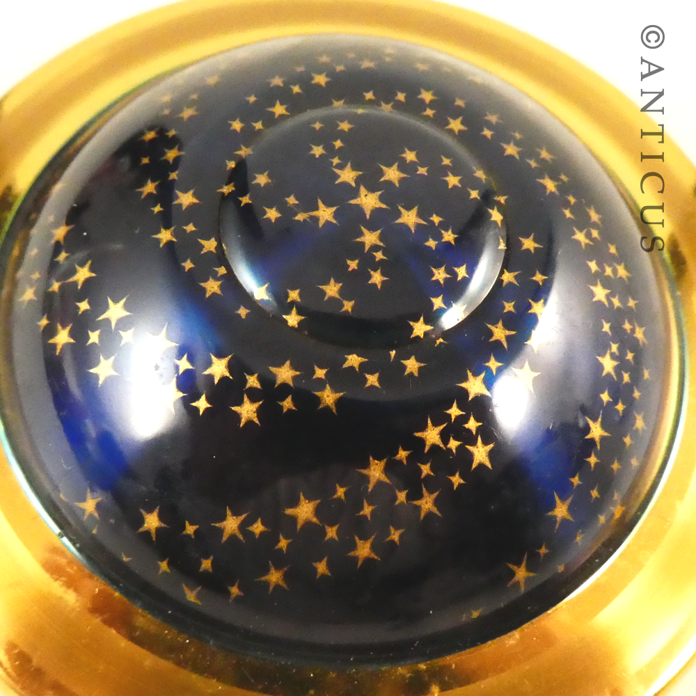 Kigu Flying Saucer Compact.