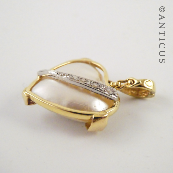 18ct Gold, Diamond and Mother of Pearl Heart Pendant