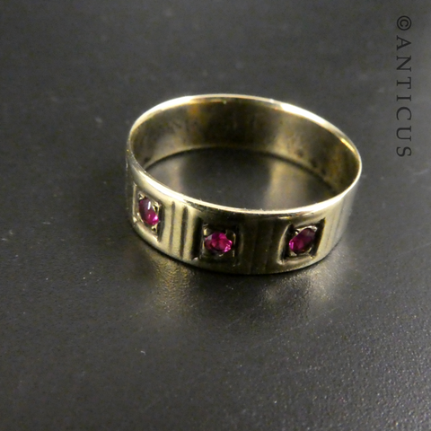 Gold and Ruby Vintage Ring.