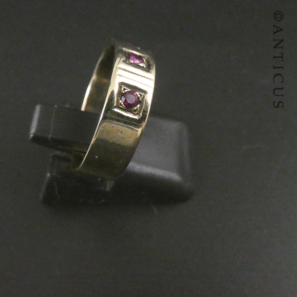 Gold and Ruby Vintage Ring.