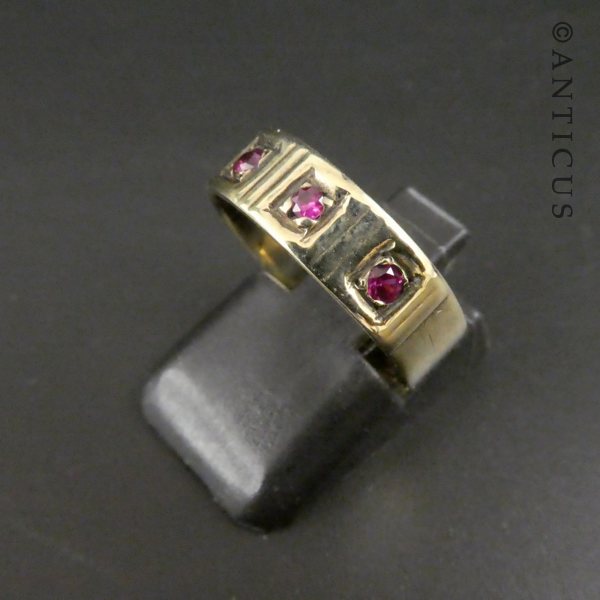Gold and Ruby Vintage Ring.