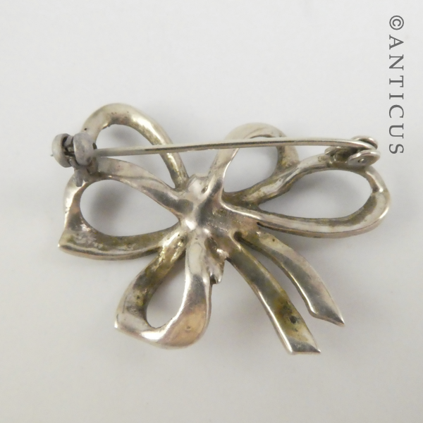 Pretty Marcasite and Silver Bow Brooch.