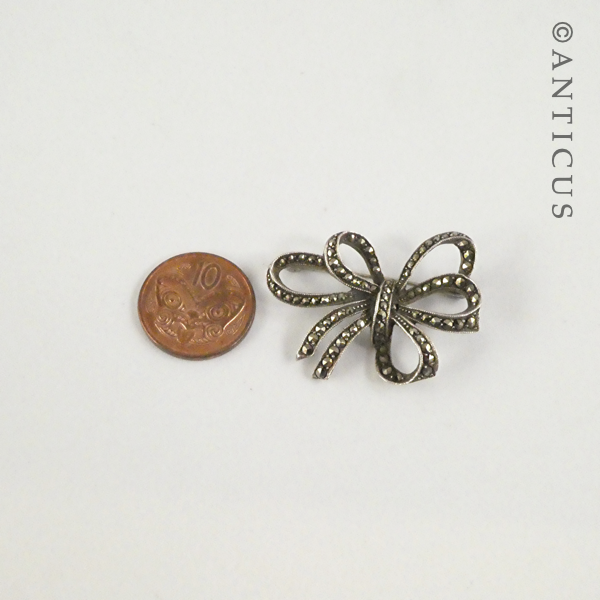 Pretty Marcasite and Silver Bow Brooch.