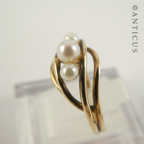Gold and Three Pearl Ring.