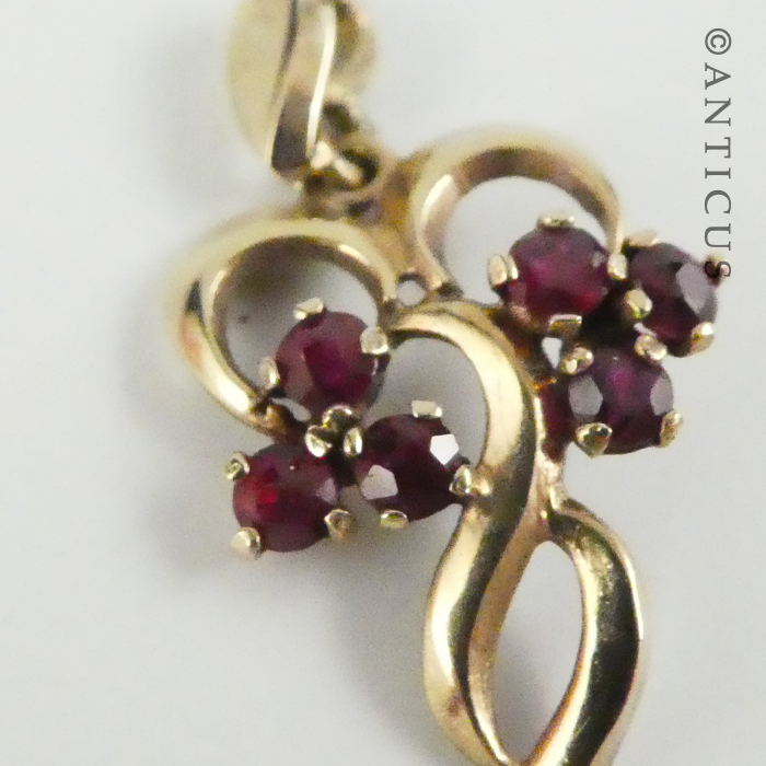 Gold and Ruby Vintage Pendant.
