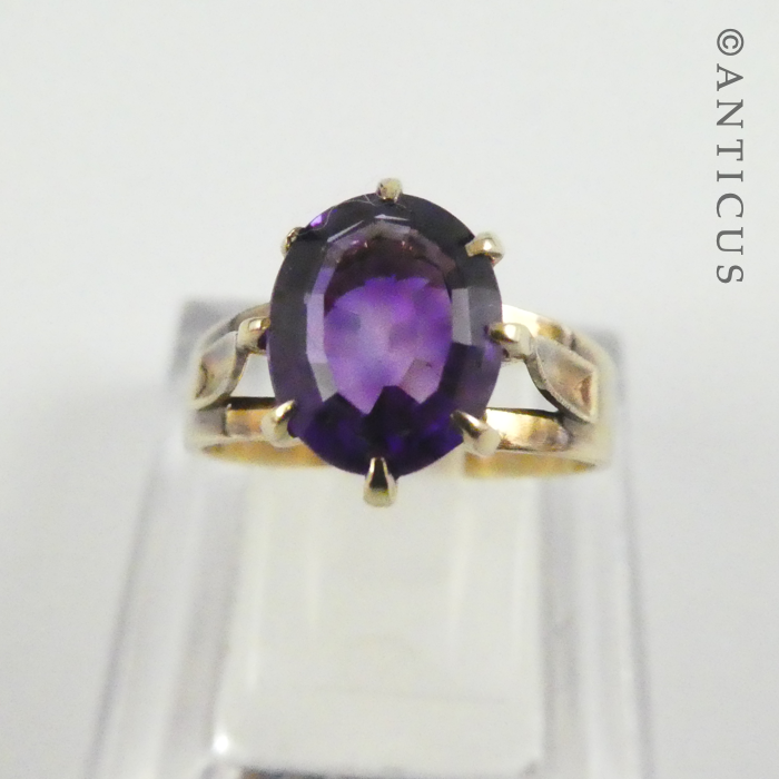 Amethyst and Gold Vintage Ring.