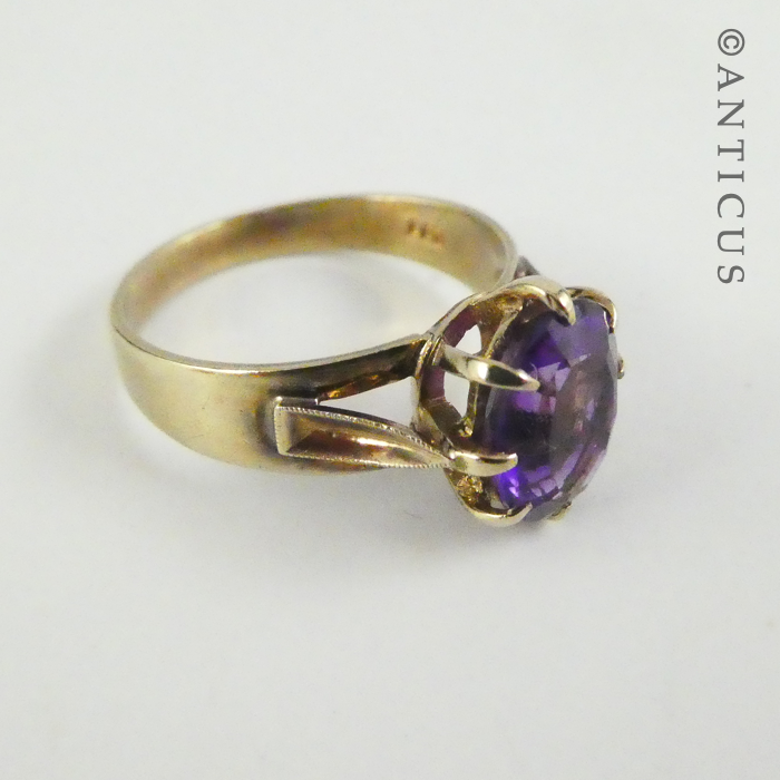Amethyst and Gold Vintage Ring.