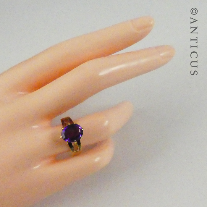 Amethyst and Gold Vintage Ring.