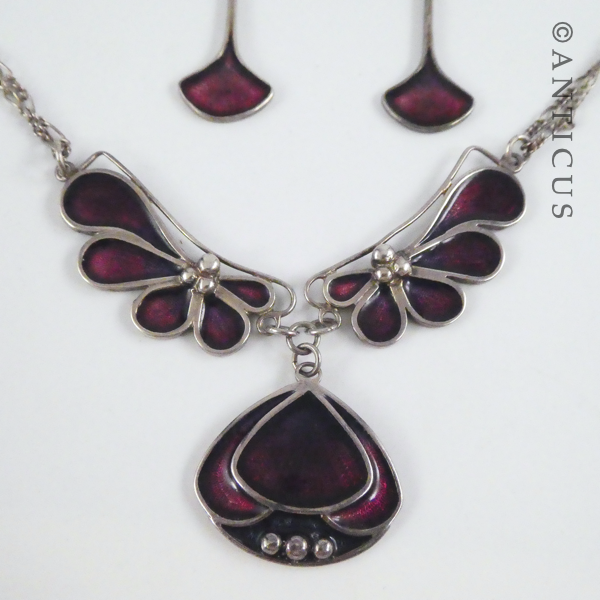 Art Nouveau Style Necklace & Earrings.