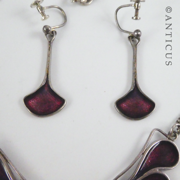 Art Nouveau Style Necklace & Earrings.