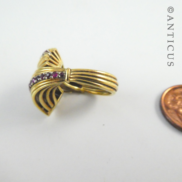 18ct Gold and Ruby Ring.
