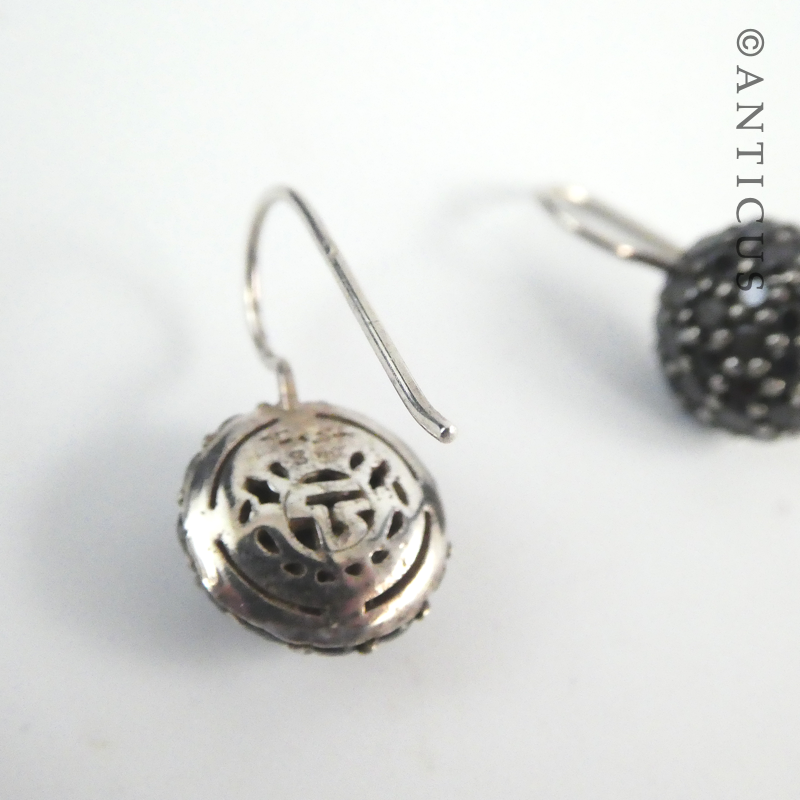 Black and Silver Sabo Earrings