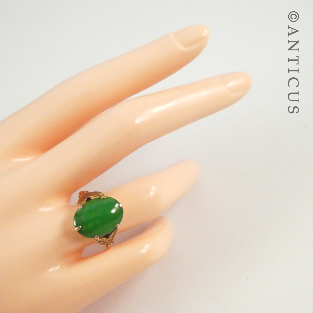 Vintage Jade Ring in 9ct Gold.