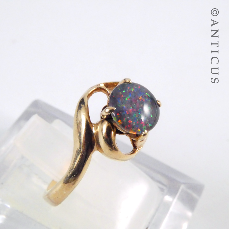 Gold and Opal Vintage Ring.