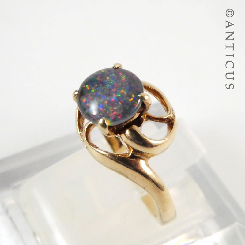 Gold and Opal Vintage Ring.