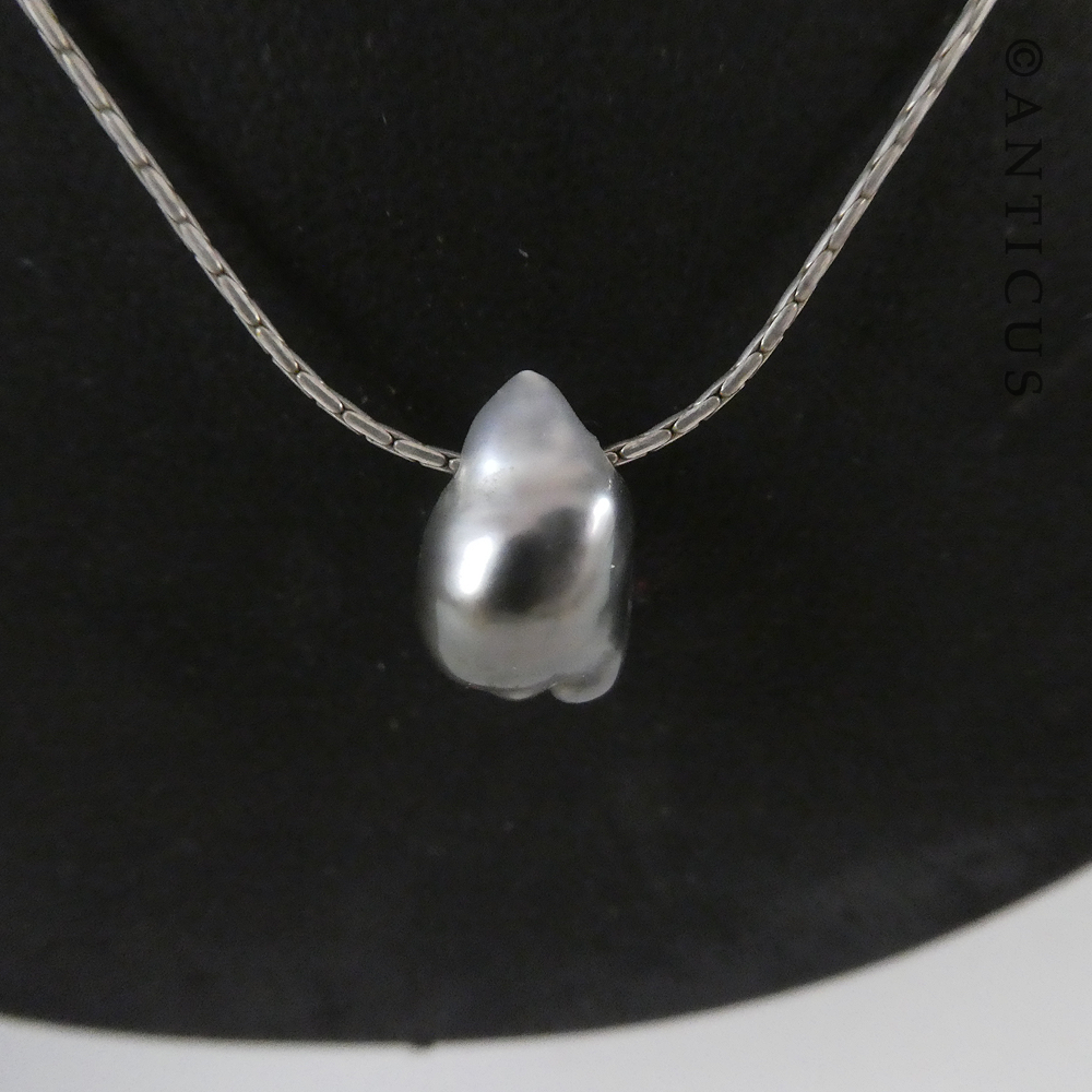 Silver Chain with Sliding Black Pearl.