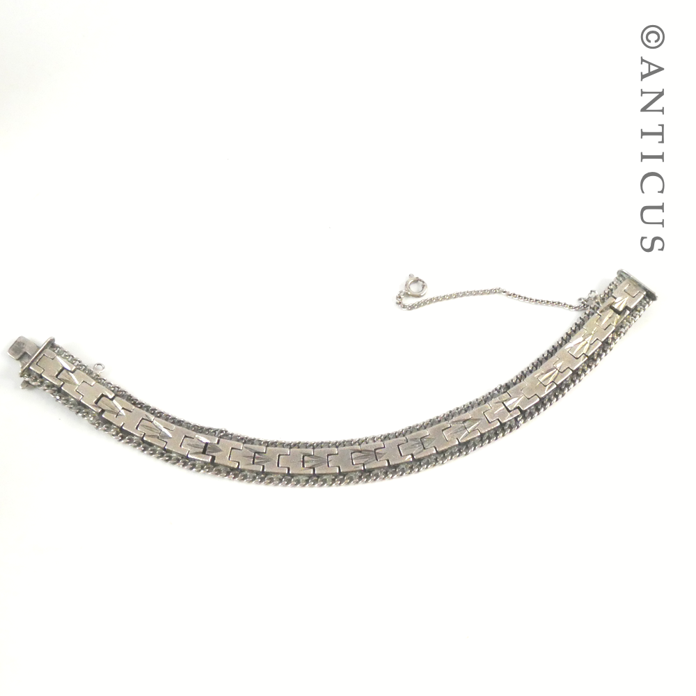 Retro Style Silver Bracelet.