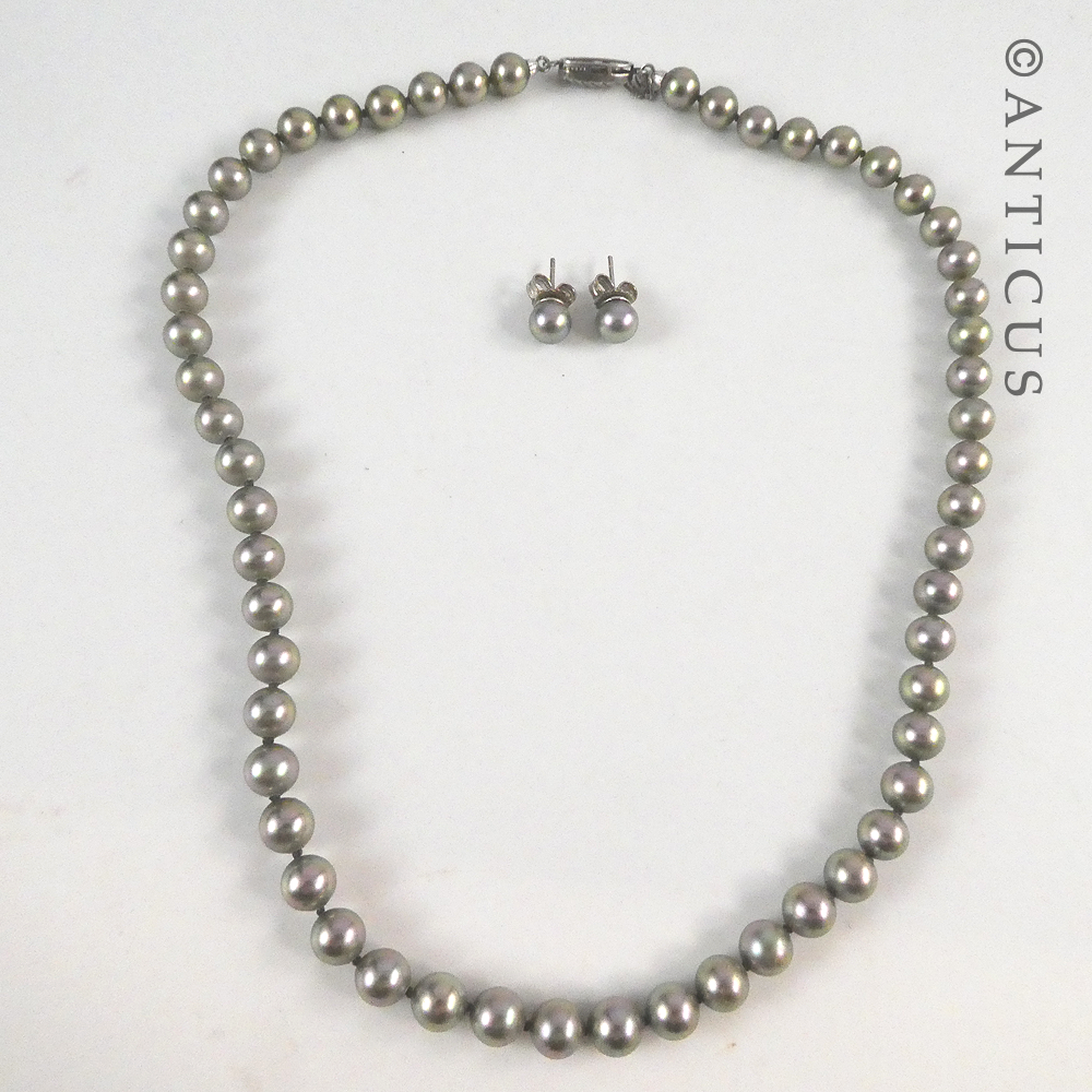 Faux Black Pearl Necklace and Earrings.