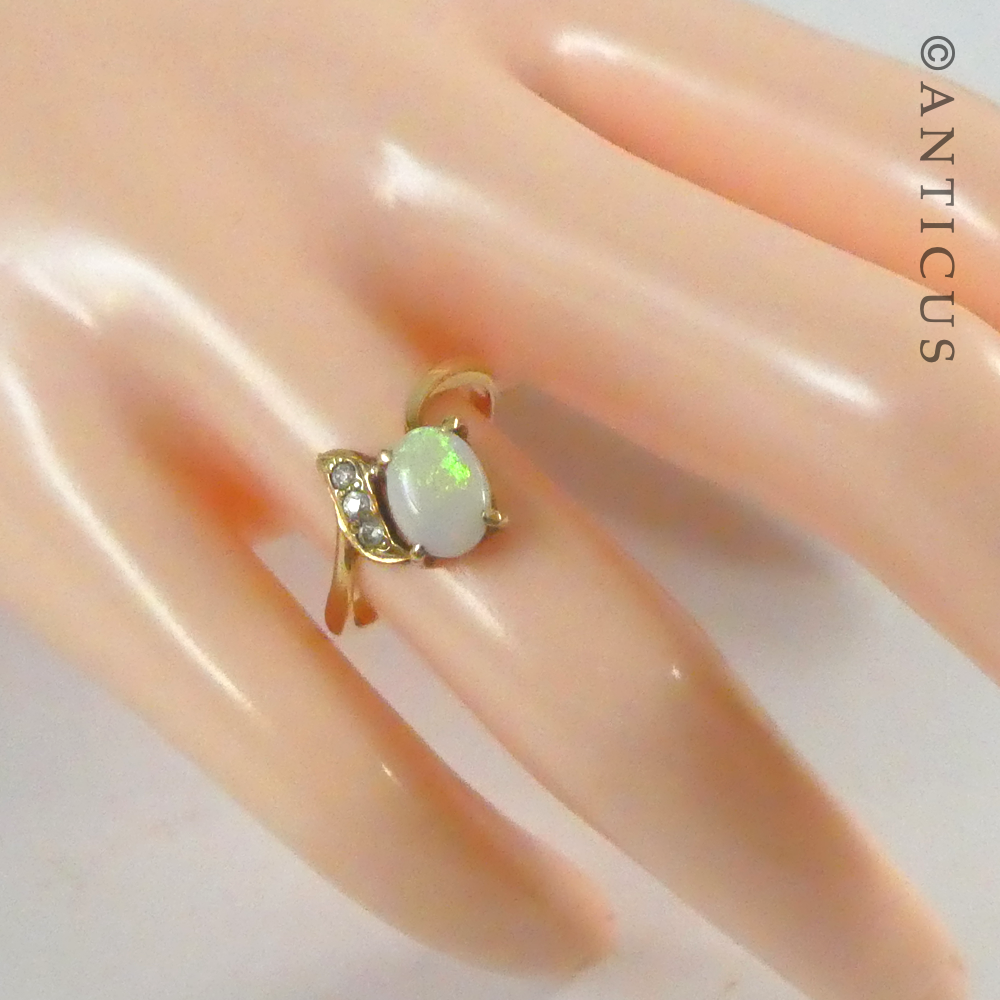 18ct Gold and Opal Ring.