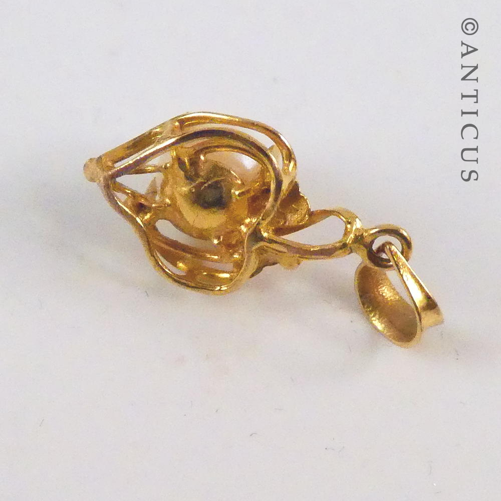 Cultured Pearl Pendant with Gold Plated Mount.