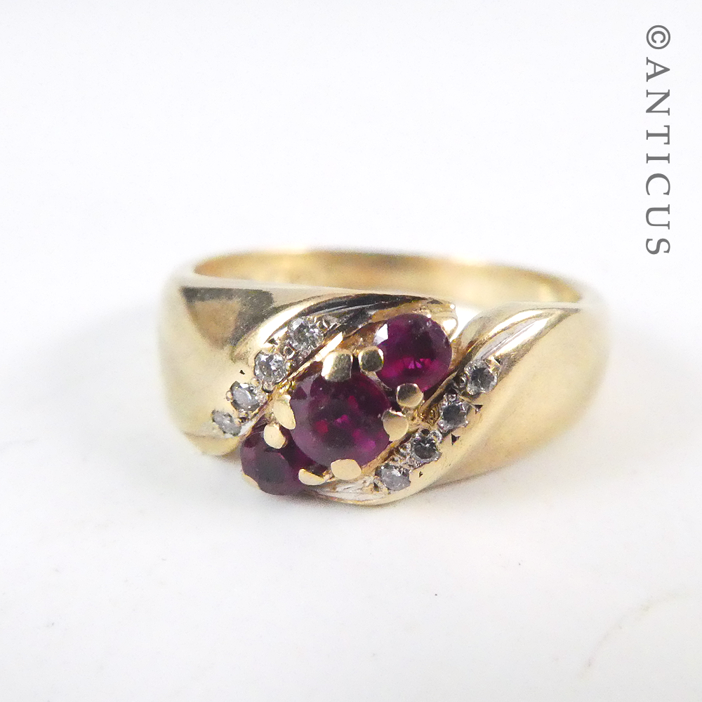 Vintage Gold, Diamond and Ruby Ring.