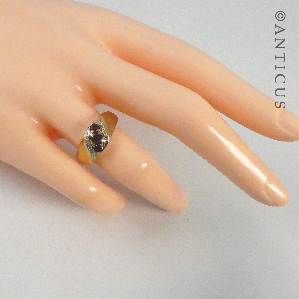 Vintage Gold, Diamond and Ruby Ring.