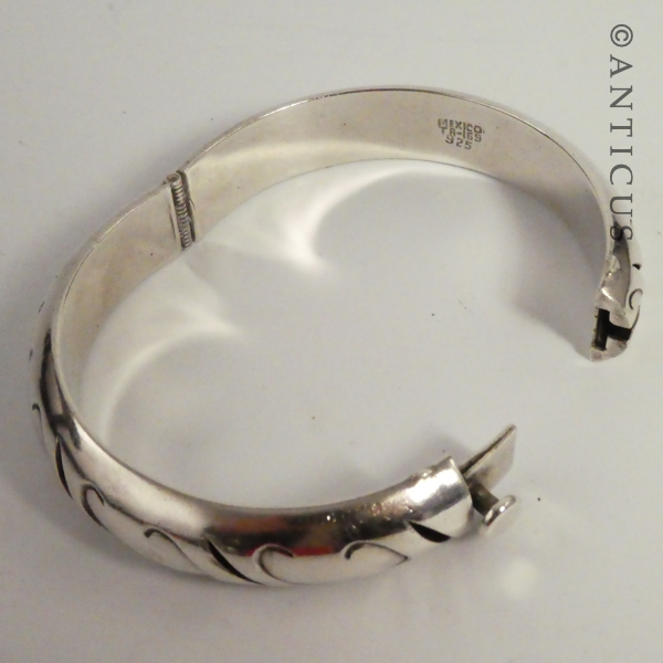 Mexican Sterling Silver Snap Bangle.