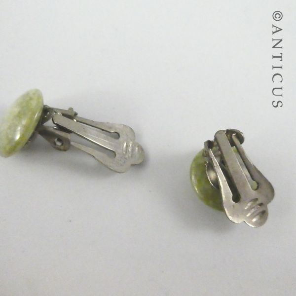 Vintage Round Green Clip Earrings.