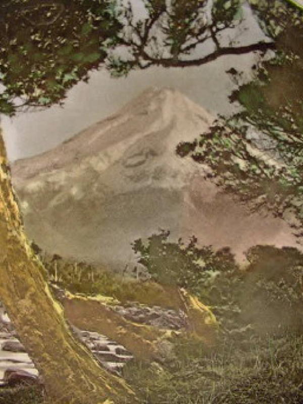 Royal Doulton Mt Egmont Plate, New Zealand.