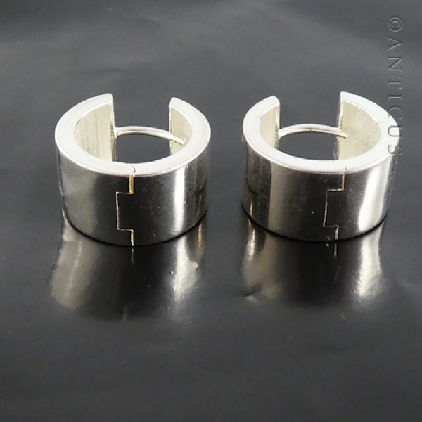 Sterling Silver Chunky Small Hoop Earrings.