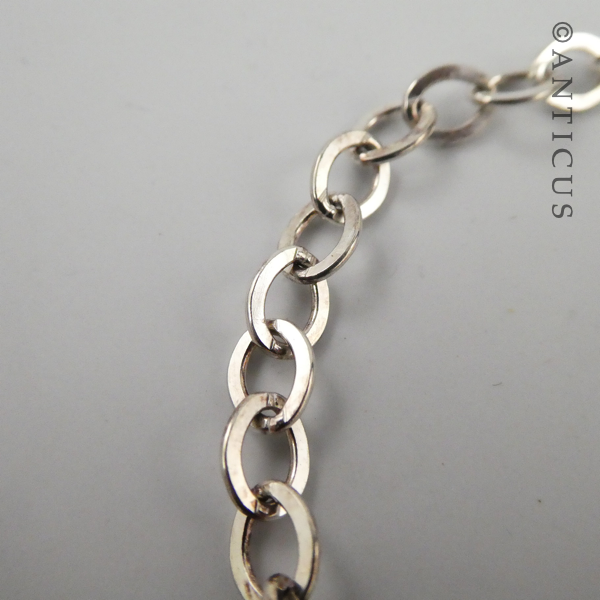Silver Chain Link Bracelet.