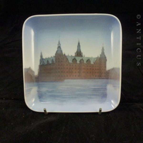 Bing & Grondahl Dish, Frederiksborg.