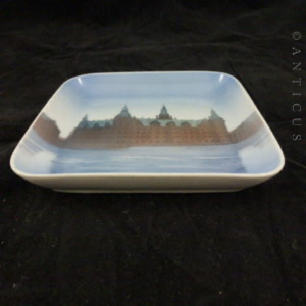 Bing & Grondahl Dish, Frederiksborg.