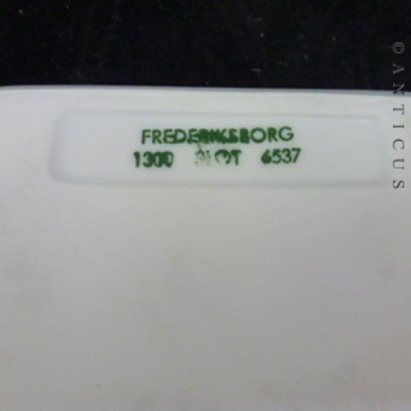 Bing & Grondahl Dish, Frederiksborg.