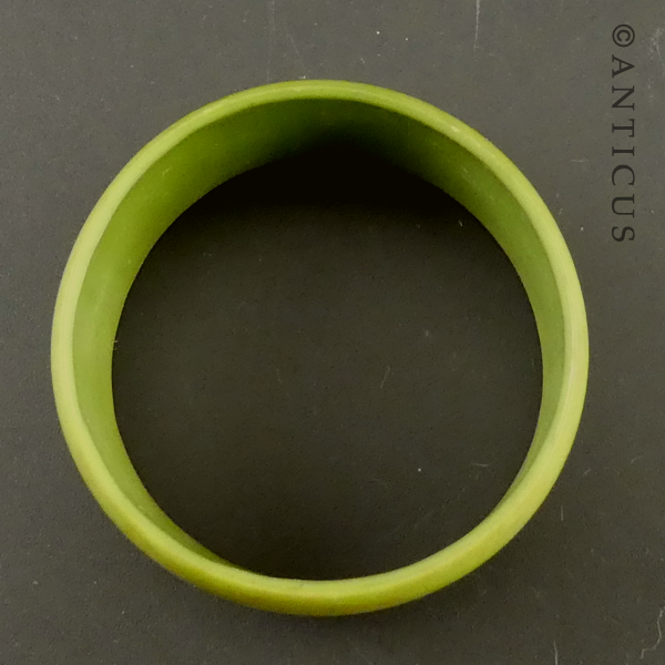 Old Green Bakelite Napkin Ring.