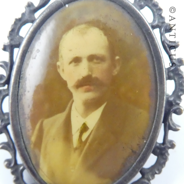 Victorian Photo Brooch.