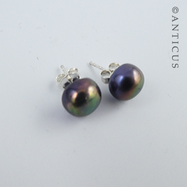 Black Pearl Stud Earrings.