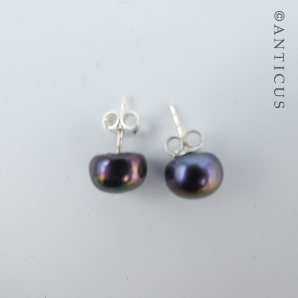 Black Pearl Stud Earrings.