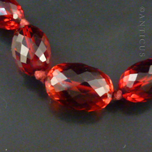 Graduated Faceted Bakelite Vintage Necklace.