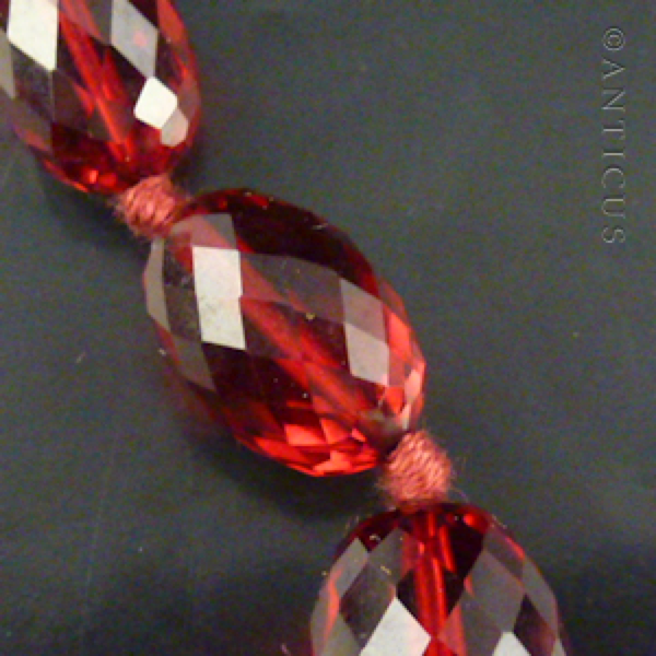 Graduated Faceted Bakelite Vintage Necklace.