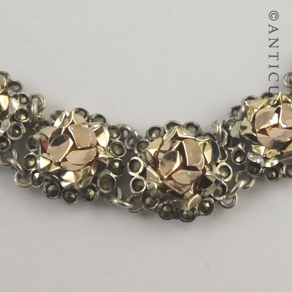 Vintage Silver and Gilt Floral Link Bracelet.