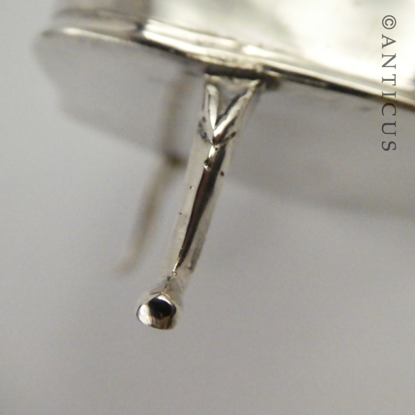 Small Lidded Silver Trinket Box, Chester, 1910.