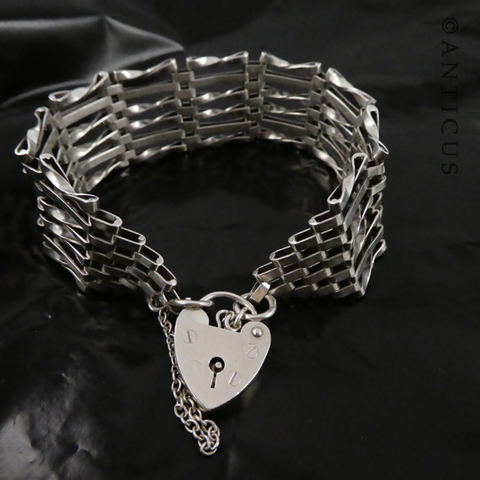 Silver Vintage Gatelink Bracelet.