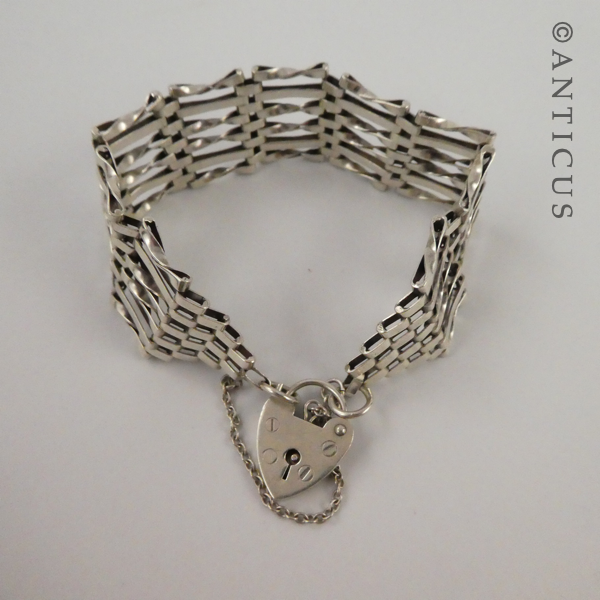 Silver Vintage Gatelink Bracelet.
