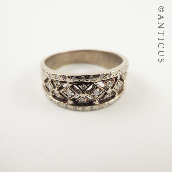 18ct Gold and Diamond Fancy Ring.